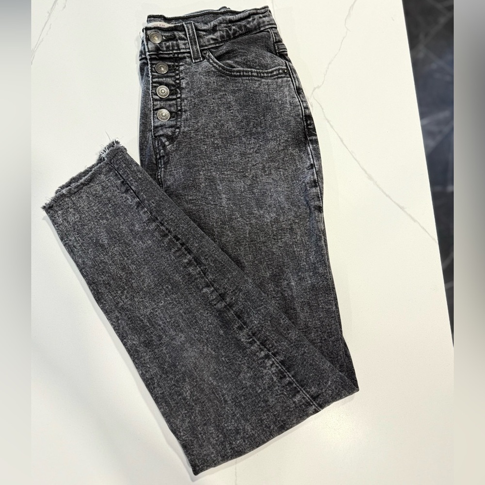 Levi's High Rise Jeans in Black
